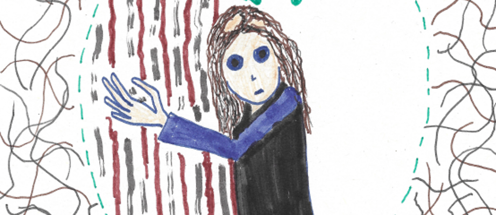 Image is the front cover of Abi's graphic novel Trace. A woman dressed in black and blue hugs a brown tree trunk inside a portrait frame. Around the portrait frame are strands of dark hair.