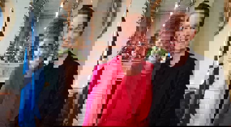 Zoe Mason Nicola Sturgeon.jpg