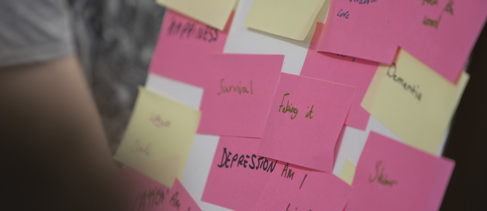 post it notes with feelings on